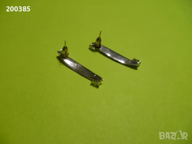 Сребърни обеци на винт с бели кристали., снимка 2 - Обеци - 55661222