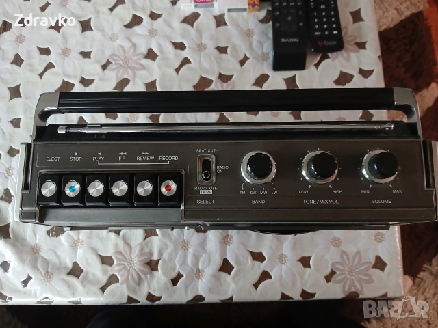 JVC, снимка 2 - Радиокасетофони, транзистори - 53989012