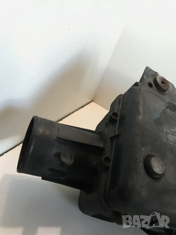 Кутия за въздушен филтър за Mercedes 814 / 1114 (1991) 0130941302, снимка 2 - Части - 55206662