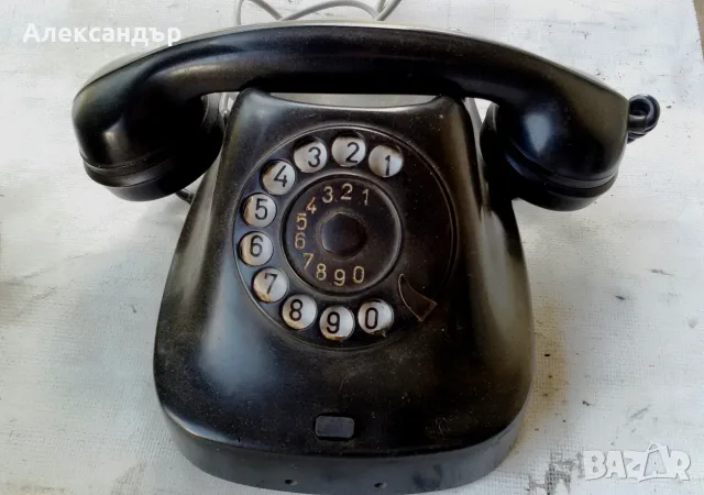 Продавам ретро телефон произведен 1963г. град Белоградчик. Работещ