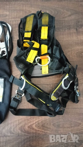 сбруя petzl височинна работа катерене алпинизъм, снимка 2 - Други спортове - 55230559