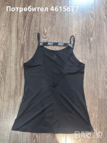потник с изрязан гръб на Nike, снимка 2 - Потници - 55381228