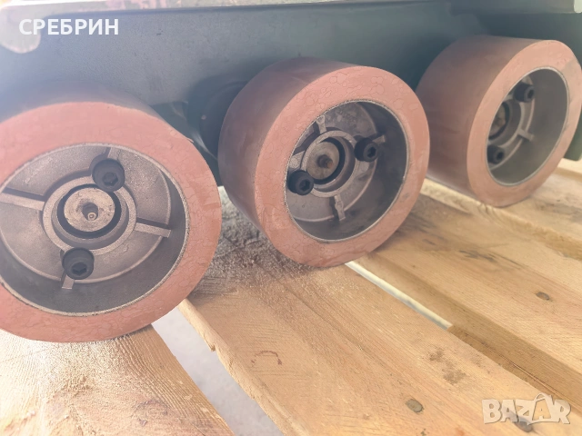Подавател за фреза с 3 ролки за фреза в топ състояние , снимка 4 - Други машини и части - 55097188