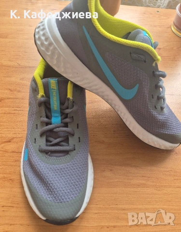 Дамски маратонки Nike revolution, снимка 3 - Маратонки - 54790029