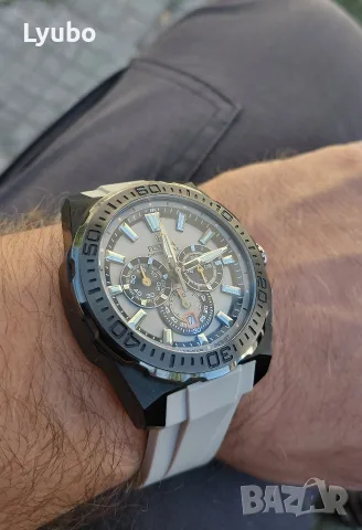 НОВ! часовник Festina Chrono Bike 2г гаранция