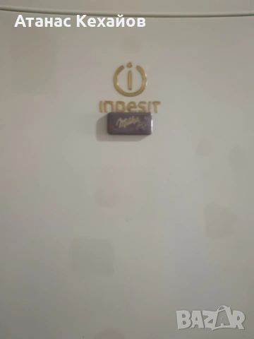 хладилник Indesit с камера