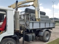 ПРОДАВА СЕ volvo fl7 три странен самосвал с кран  1990 г, снимка 2