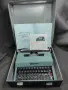 СТАРА РЕТРО ПОРТАТИВНА ПИШЕЩА МАШИНА OLIVETTI LETTERA 32 ITALY AZERTY, снимка 2