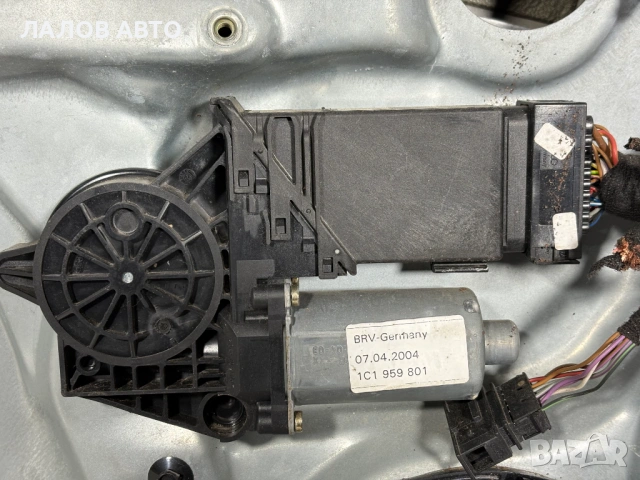 Предна лява врата сива Vw Passat B5 (00-05)г. , снимка 3 - Части - 54774666