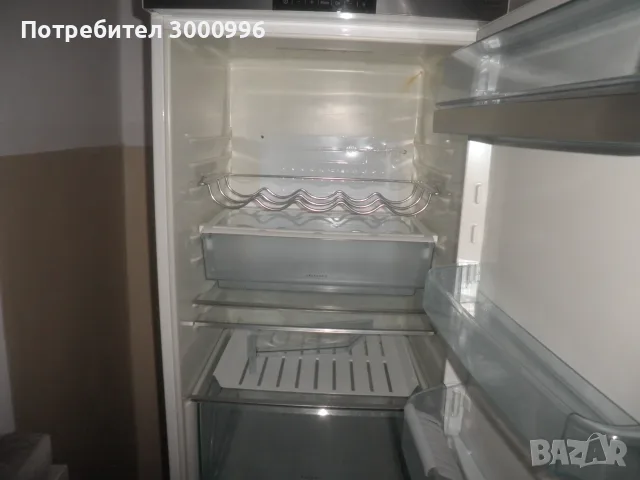 Продавам  хладилник  с  фризер  .  АЕГ  ., снимка 3 - Хладилници - 55329842
