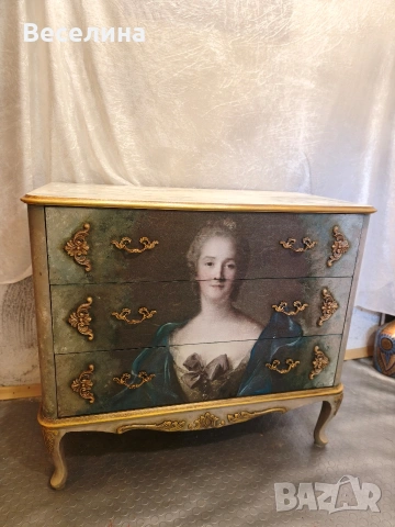 Уникален дървен скрин