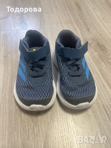 Детски маратонки Adidas 23 номер, снимка 2 - Детски маратонки - 55569285