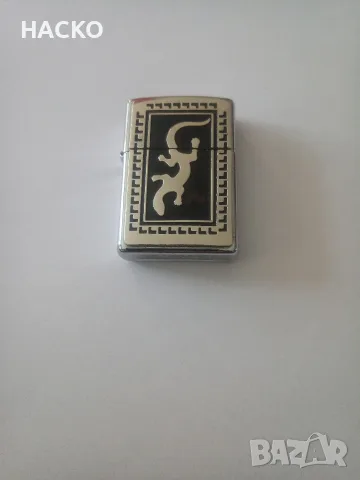 Запалка ZIPPO с Полиран Хромиран Корпус и Емблема на Гекон 100% Оригинална Внос от Англия