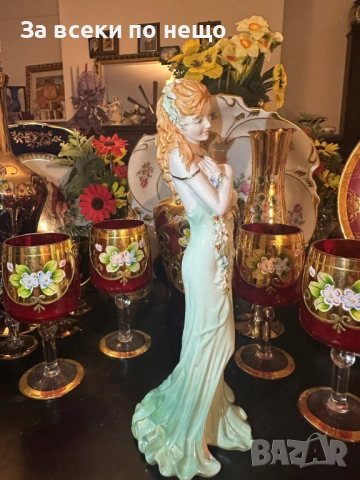 Coalport England  грациозна фигура от серията Spirits of Jewels - "Emerald" Код P2058