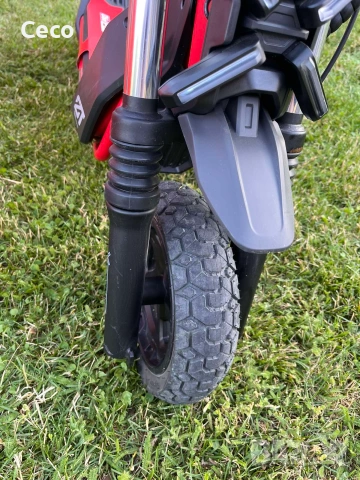 Електрическа тротинетка SEGWAY ZT3 Pro, снимка 6 - Други спортове - 55125764
