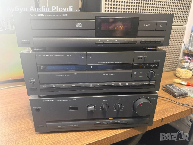 Audio System "Grundig" V-101 VFF-101 Double Casette Deck и CD-101 Моделите са произвеждани между 199
