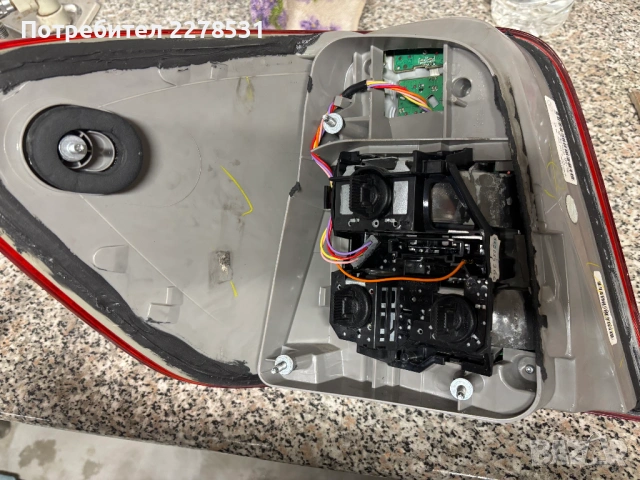 Диоден LED десен стоп за Mercedes ML W164 Мерцедес МЛ 164, снимка 4 - Части - 54649024