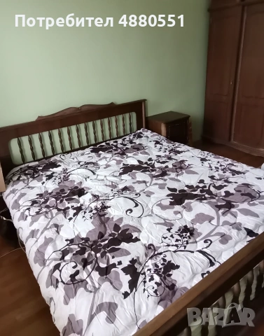 Продавам спален комплект мебели