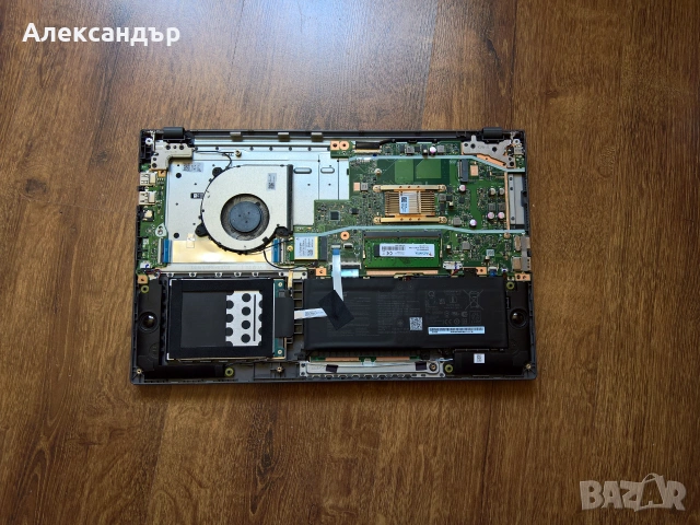 На части ASUS X515KA
