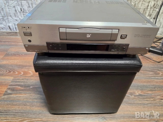 Продавам видео Sony DHR-1000VC 