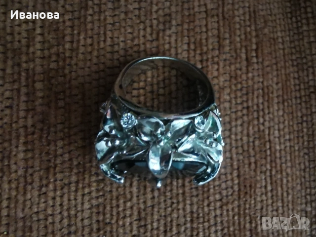 Дамски пръстен с камъни, снимка 4 - Пръстени - 54090690
