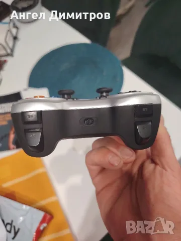Game Pad Logitech F710 , снимка 2 - Джойстици и геймпадове - 55407014