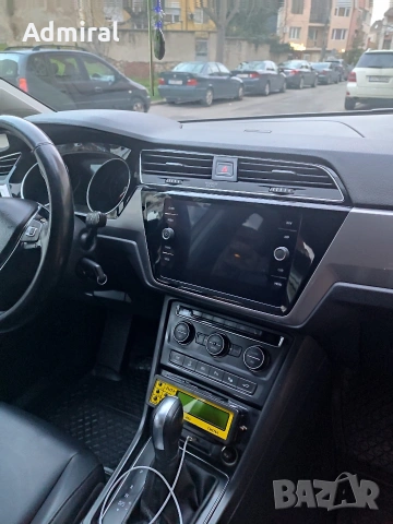 Volkswagen Touran 2.0 TDI 115 DSG Taxi Edition , снимка 9 - Автомобили и джипове - 55211704