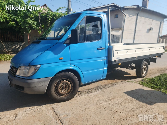 Товарен бус Мерцедес 208, снимка 2 - Бусове и автобуси - 55097449