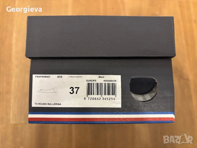 Пантофки Tommy Hilfiger 37 номер, снимка 3 - Пантофи - 54013846