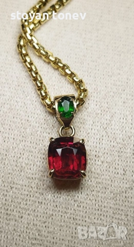 "Тайнствен Пламък“ – авторски медальон с редки натурални гранати! Нов!
