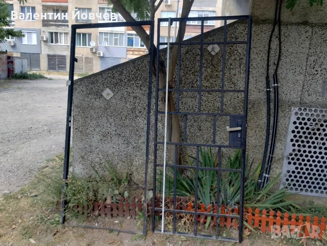 Продавам охранителна врата тип решетка , снимка 3 - Входни врати - 55679539