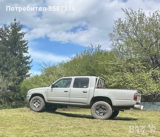 Toyota Hilux D-4D, снимка 14 - Автомобили и джипове - 55178668