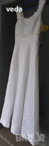 Красива сватбена рокля сатен с бродерия и перли размер М, снимка 7 - Рокли - 54101228