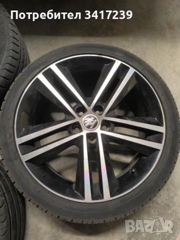 Оригинални Джанти 17 цола Skoda, снимка 8 - Гуми и джанти - 54910208
