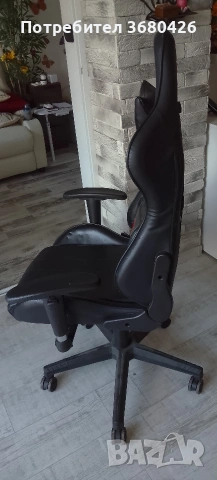 Продавам чудесен Геймърски стол, снимка 2 - Столове - 54904405