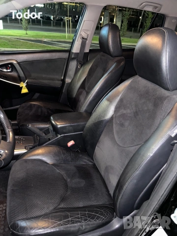 Toyota RAV4 2.2D 4x4 AC, снимка 10 - Автомобили и джипове - 54251205