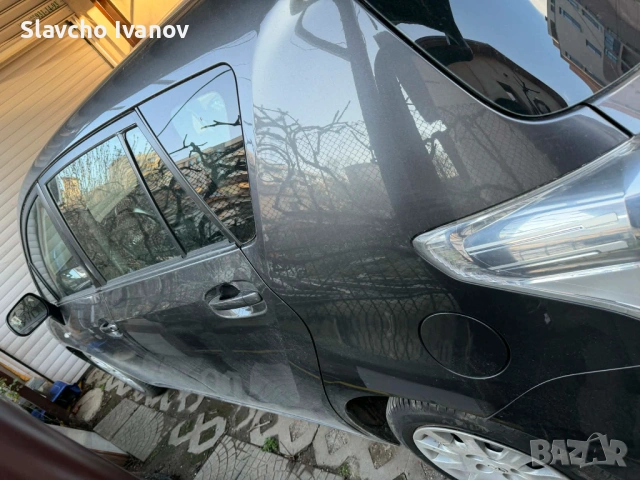 Toyota Verso 2.0 D4D, снимка 5 - Автомобили и джипове - 54008572