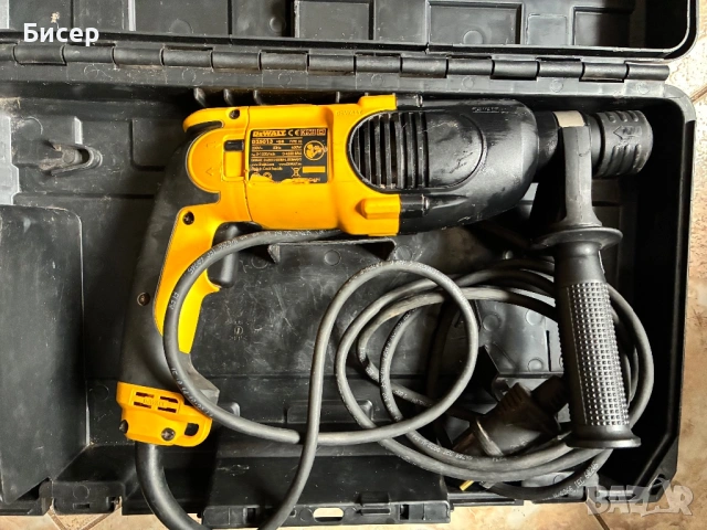Перфоратор Dewalt D25013
