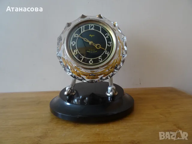 Настолен часовник Маяк Кристал 1965 г