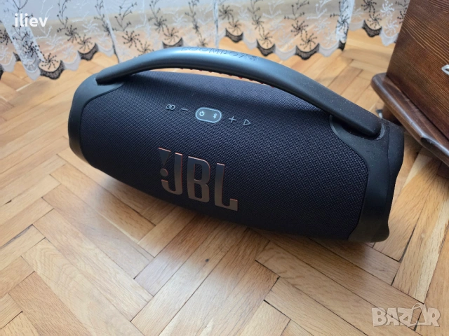 JBL Boombox 3. Перфектна.
