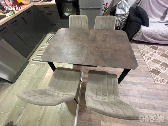 Трапезна Маса разтегателна с четири стола, снимка 8 - Маси - 54156501