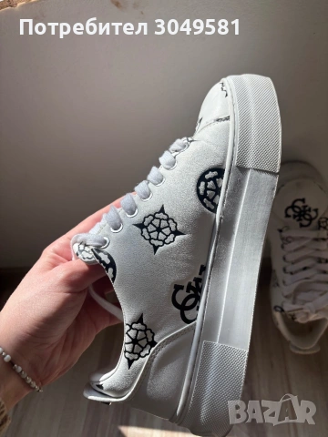 Оригинални маратонки guess, снимка 2 - Дамски ежедневни обувки - 54173961