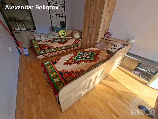 2 дървени легла