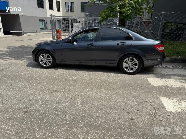 Мерцедес C 180, снимка 2 - Автомобили и джипове - 54385035