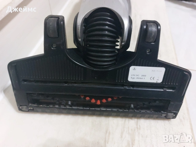 Вертикална прахосмукачк Bosch ProAnimal, Li-Ion 25.2 V, снимка 12 - Прахосмукачки - 54614728