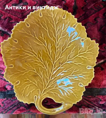 Керамични чинии / плата Листо – майолика с маркировка (2 бр.), снимка 3 - Чинии - 55692104