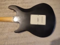 Електрическа китара Behringer Super Strat style в отлично състояние., снимка 8