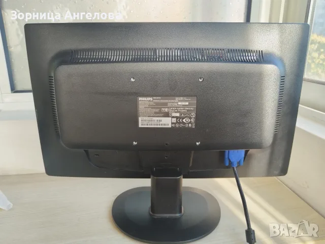 LCD монитор Philips, 2011 г., модел 191V2AB/00 (размери на екрана около 41 х 23 см, 18.5 инча)., снимка 2 - Монитори - 55697684
