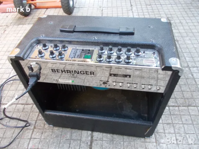 Хибридно китарно кубе BEHRINGER AC112, снимка 2 - Китари - 55686717