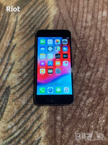 Продавам iPhone 6